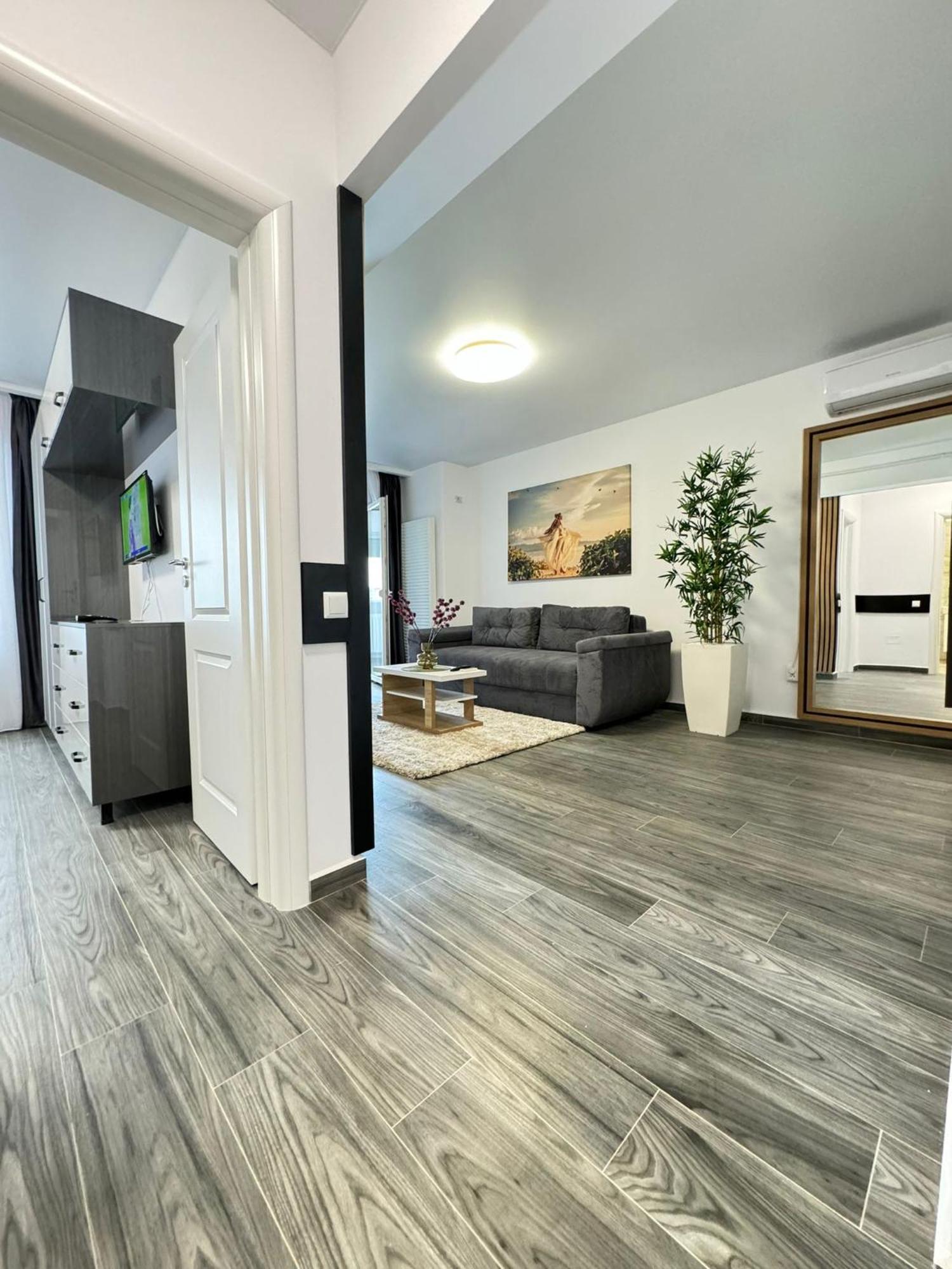 Luxury Glam Apartments Central Adress Bucuresti With Parking Buitenkant foto