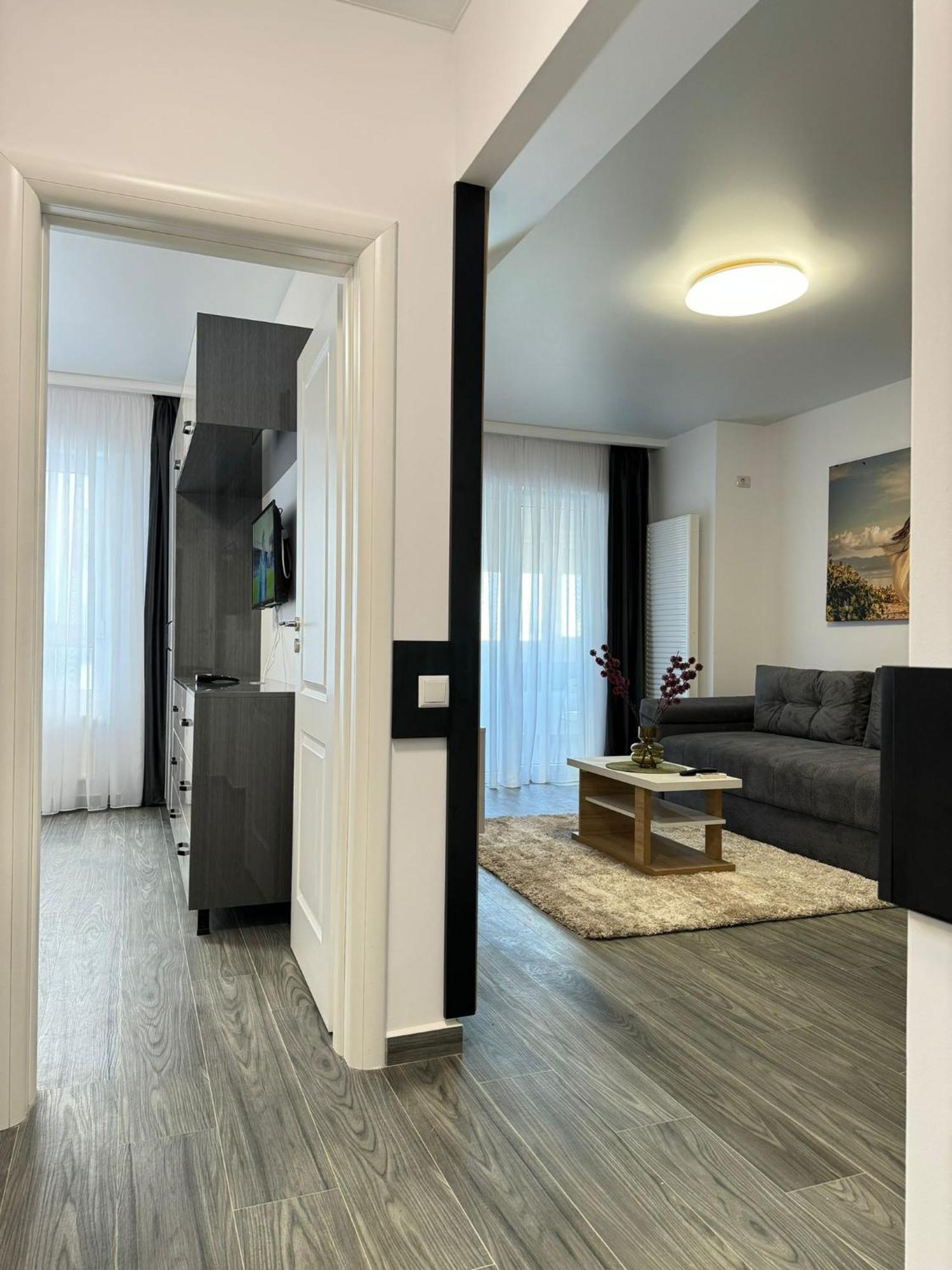 Luxury Glam Apartments Central Adress Bucuresti With Parking Buitenkant foto