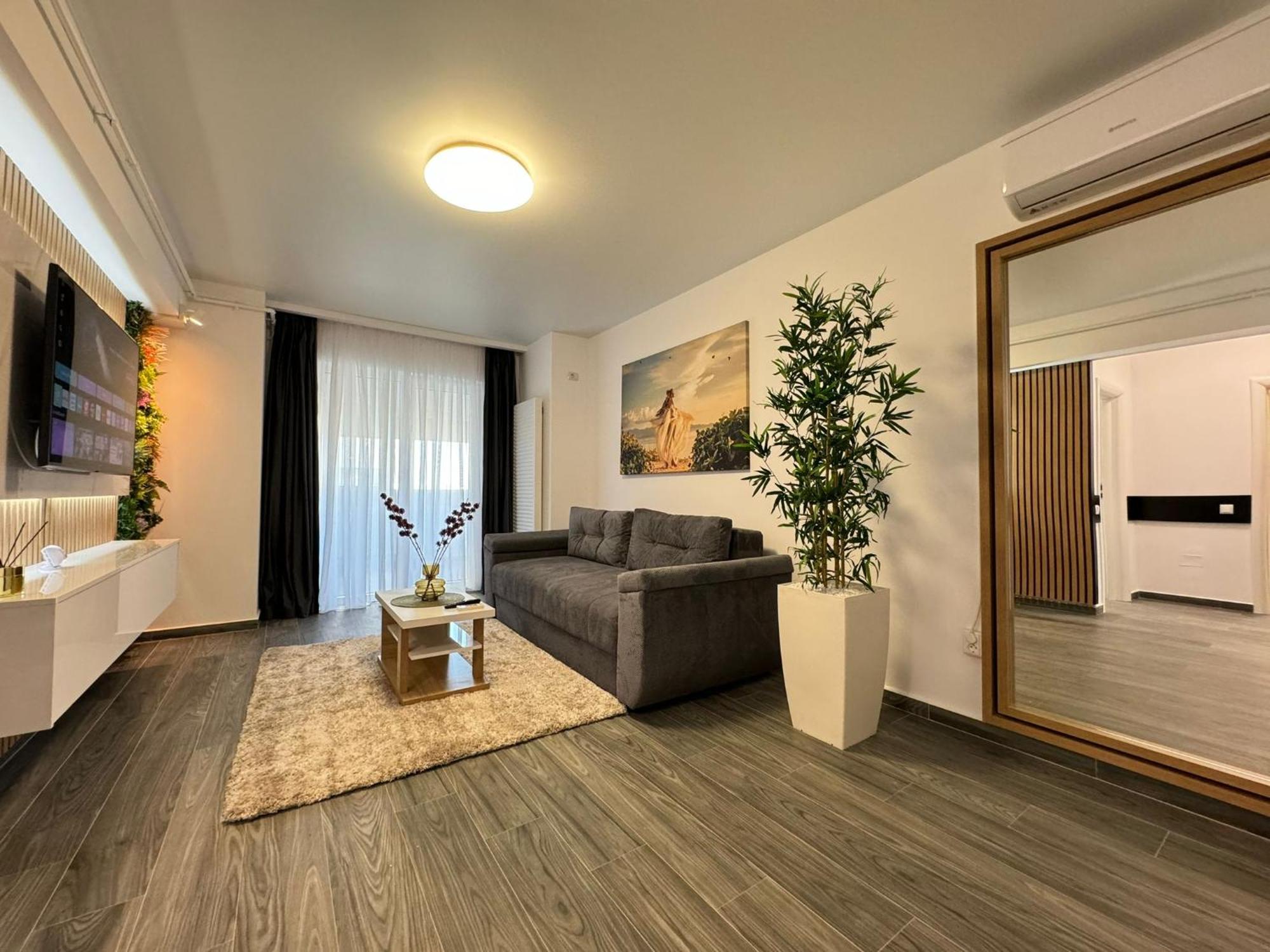 Luxury Glam Apartments Central Adress Bucuresti With Parking Buitenkant foto